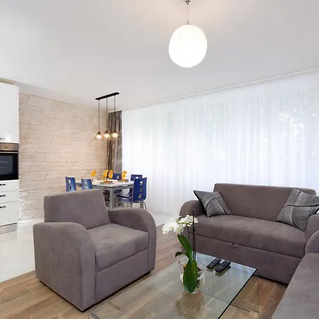 Apartament Place To Split